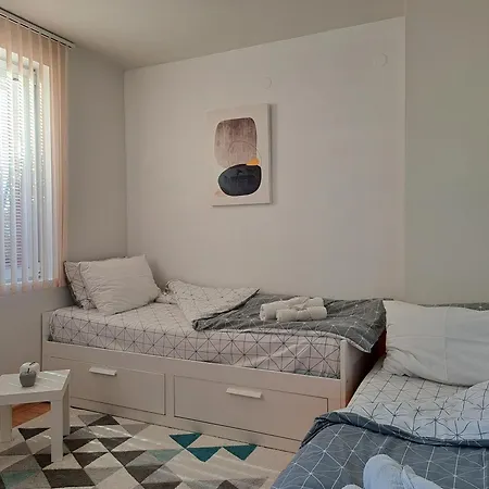 Saint Nicholas Lovely 2 Bedroom With Sunny Garden * Warna
