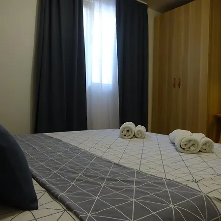 דירה Saint Nicholas Lovely 2 Bedroom With Sunny Garden וארנה