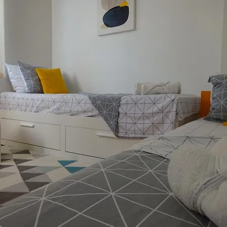 Saint Nicholas Lovely 2 Bedroom With Sunny Garden וארנה