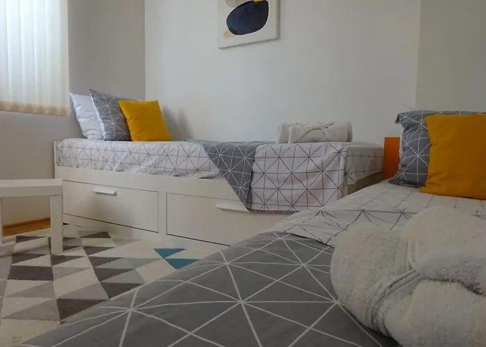 Saint Nicholas Lovely 2 Bedroom With Sunny Garden Varna