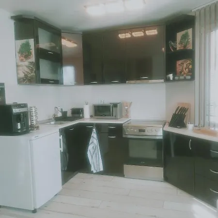 Апартамент Saint Nicholas Lovely 2 Bedroom With Sunny Garden