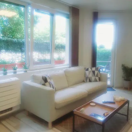 Апартамент Saint Nicholas Lovely 2 Bedroom With Sunny Garden *