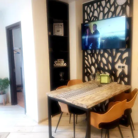 Saint Nicholas Lovely 2 Bedroom With Sunny Garden וארנה