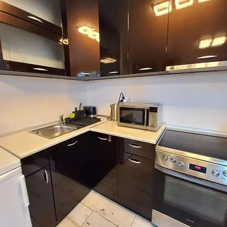 Saint Nicholas Lovely 2 Bedroom With Sunny Garden Апартамент