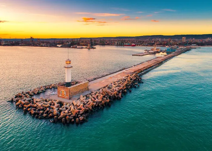 Saint Nicholas Lovely 2 Bedroom With Sunny Garden Apartment Warna